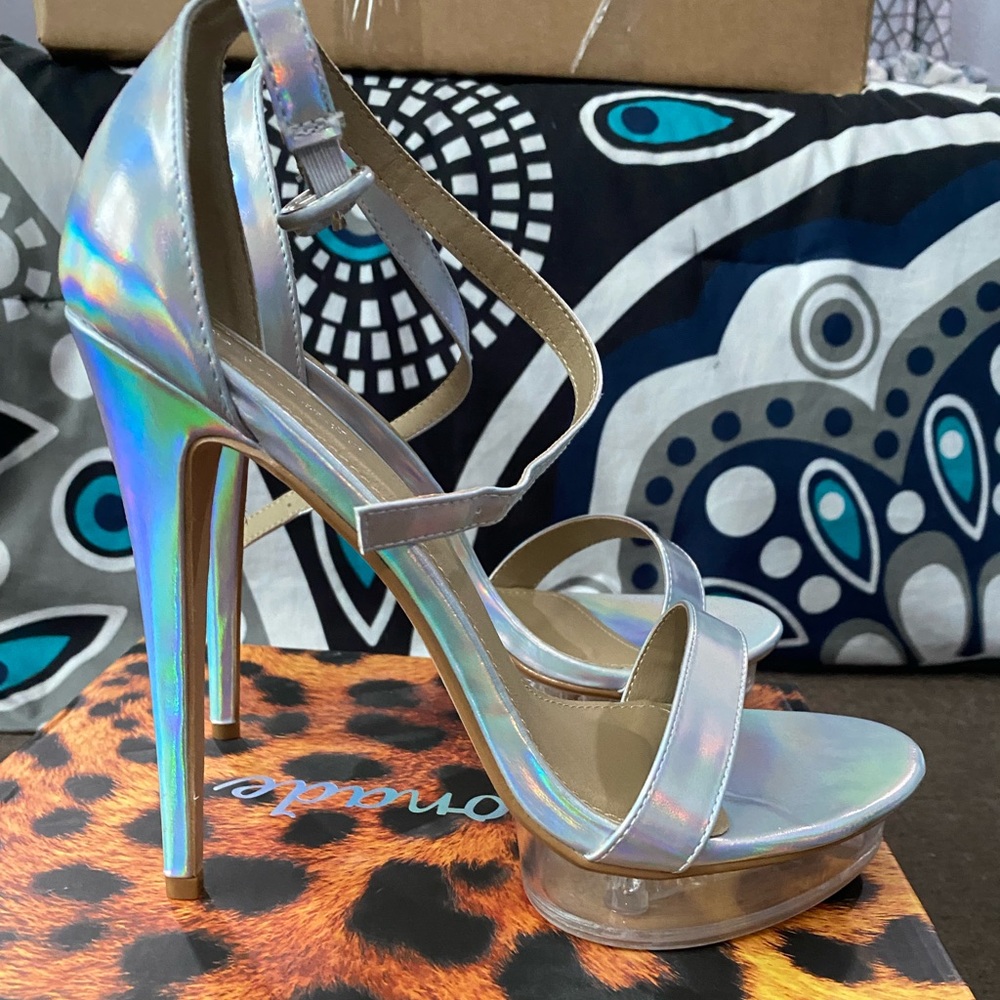 Lemonade silver heels with clear plat size 10